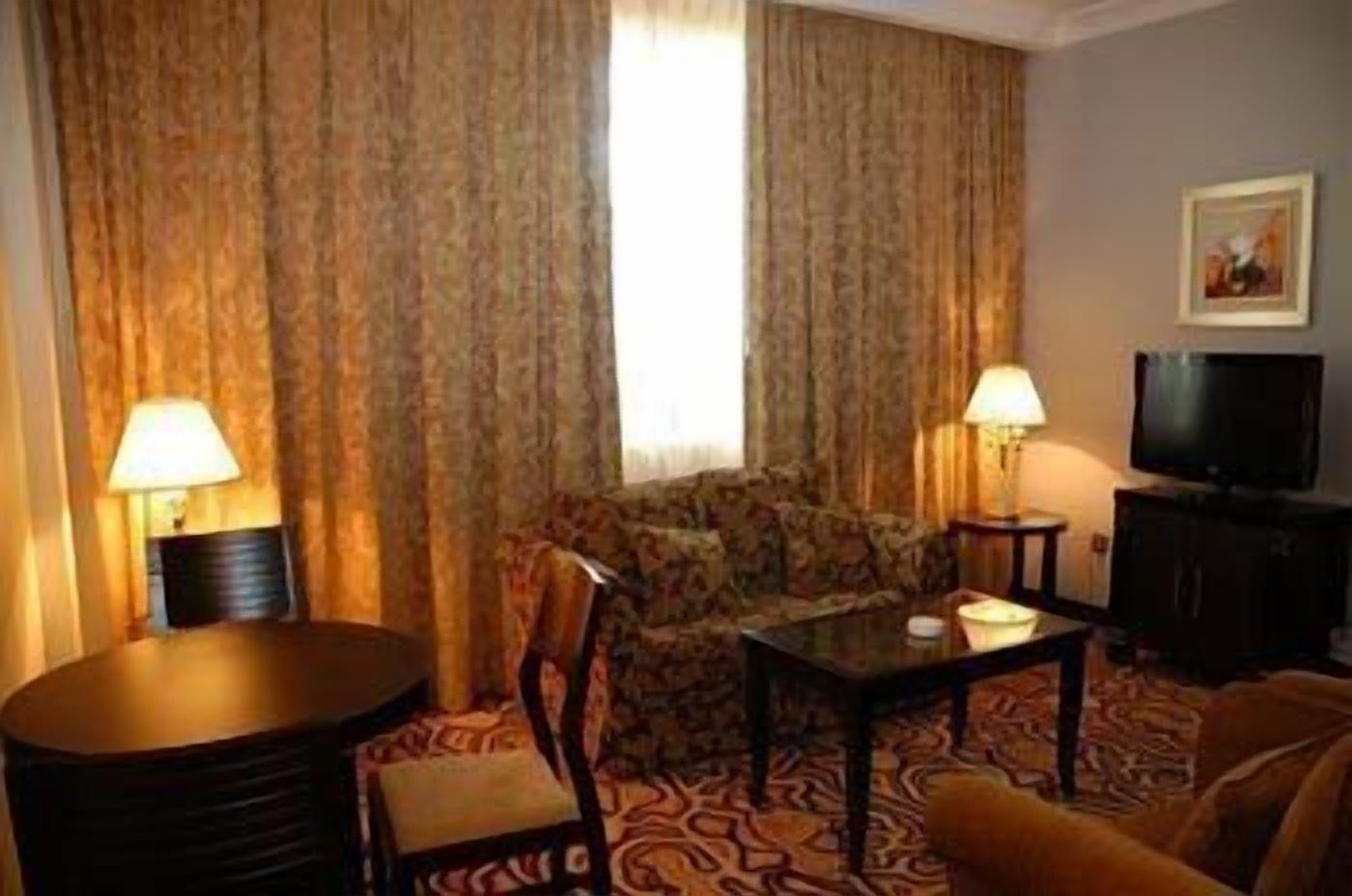 Sharjah Palace Hotel Ngoại thất bức ảnh